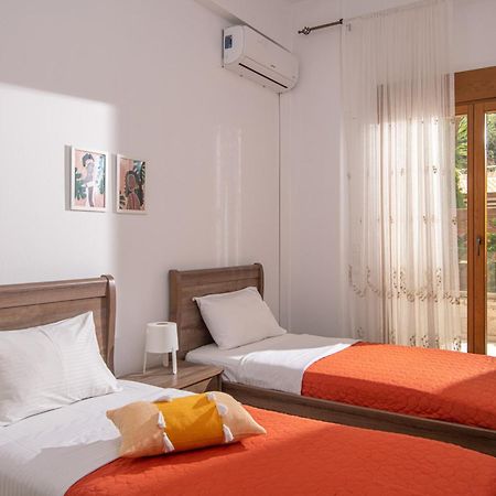 Beachfront Green Apt-Ligaria Beach Exterior photo