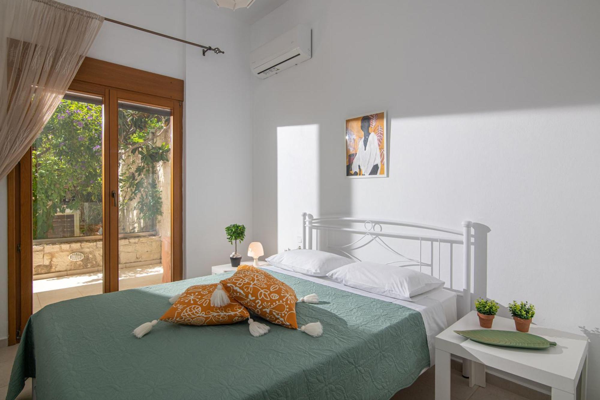 Beachfront Green Apt-Ligaria Beach Exterior photo